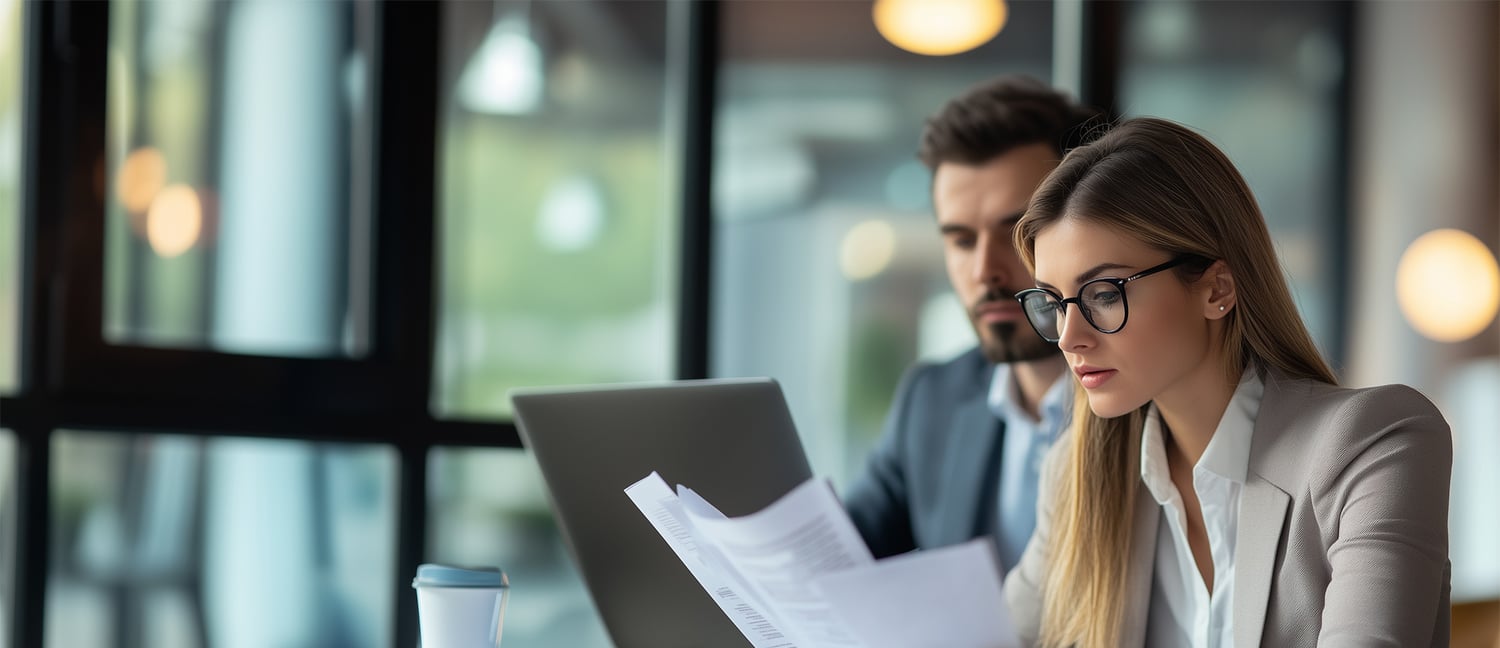 header_insurance_salesperson_looking_focused