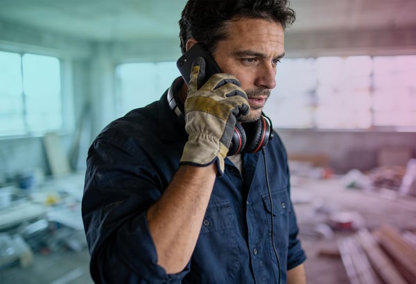 Carpenter-man-mobile-AI-ready