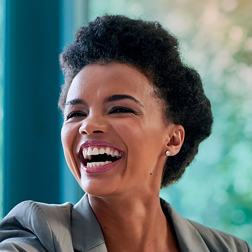 squared_woman_shaking_hands