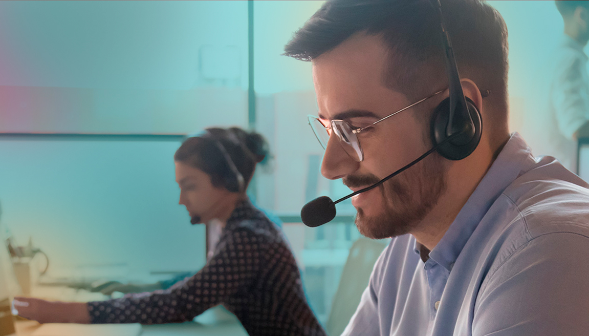 man_and_women_in_office