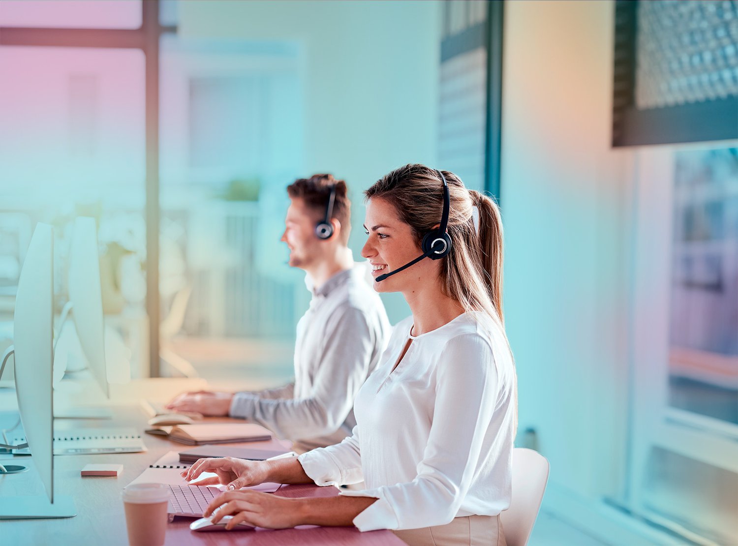 man_and_women_with_headsets