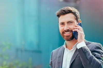 Dstny køber MobiKom i Danmark som led i vækststrategi