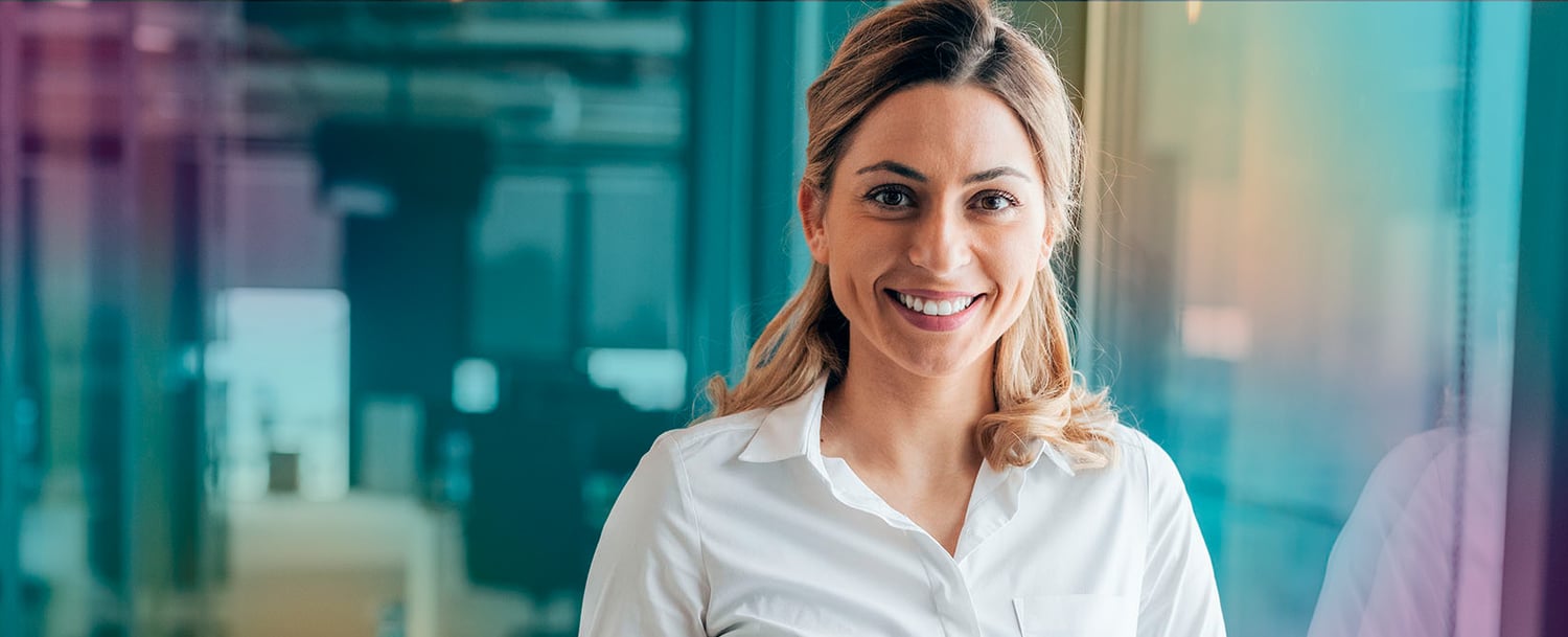 woman_with_white_shirt_at_office