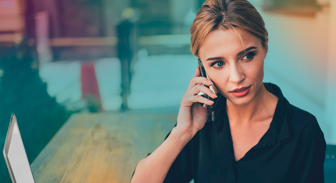 women_with_phone_and_laptop