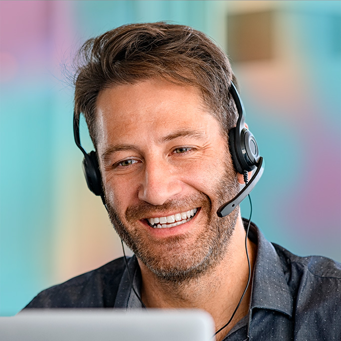 squared_smiling_man_with_headset